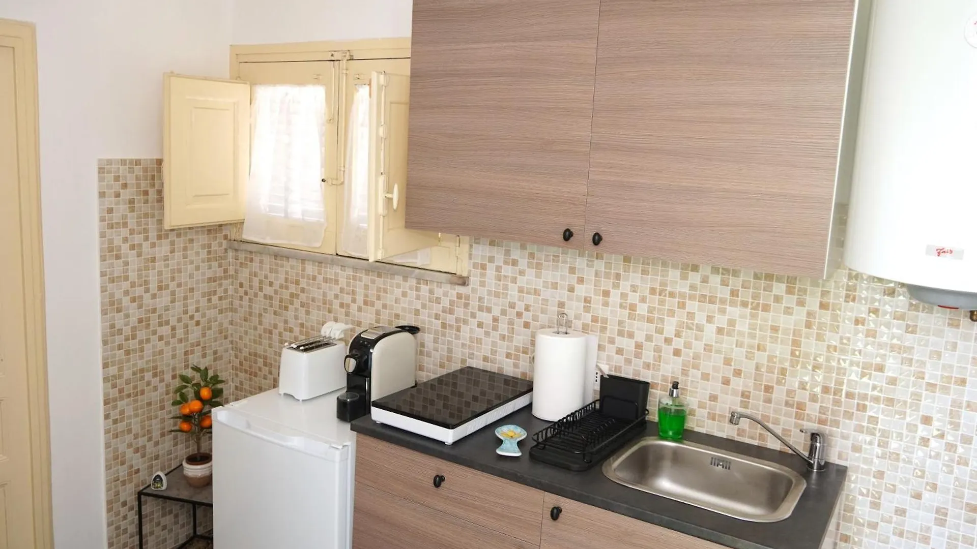 Apartment With Terrace In The City Centre Of Zafferana Etnea